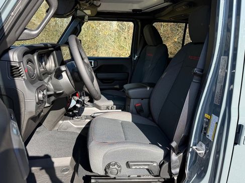 New 2026 Jeep Wrangler Unlimited Rubicon AWD/4WD image 12