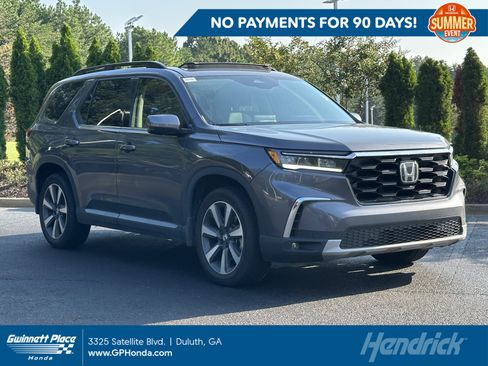 Used 2025 Honda Pilot Touring image 1