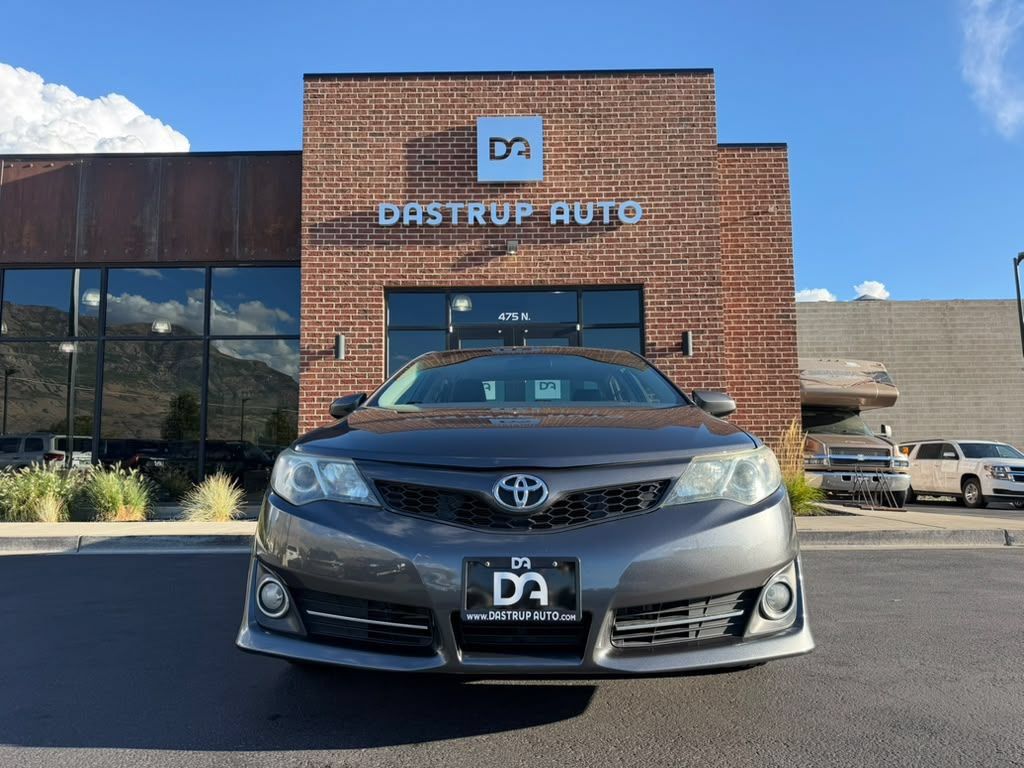 Used 2012 Toyota Camry SE FWD image 2