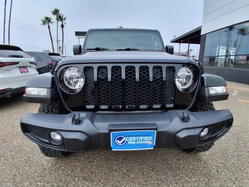 Used 2023 Jeep Gladiator Willys image 2