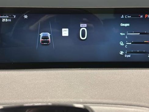 Used 2025 Ford Expedition Platinum w/ Driver's Package image 17