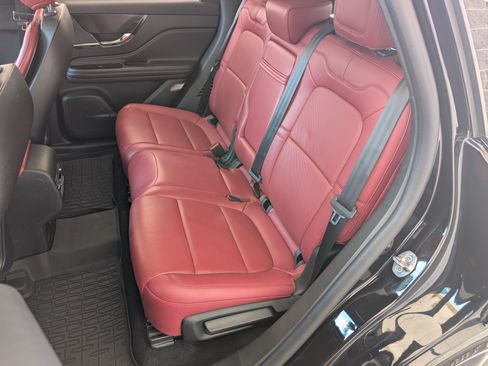 Used 2025 Lincoln Corsair Grand Touring AWD/4WD image 18