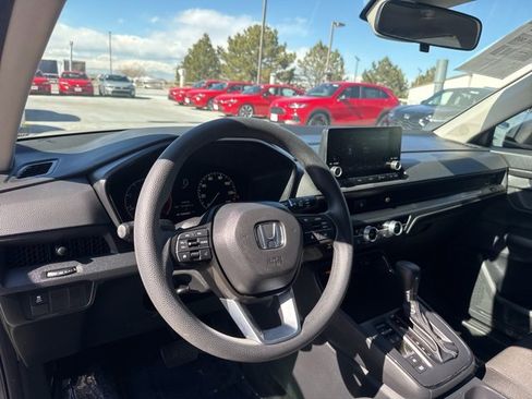 Used 2024 Honda CR-V EX image 17