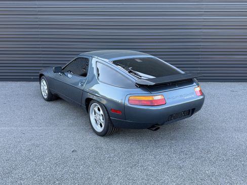 Used 1987 Porsche 928 S4 image 3