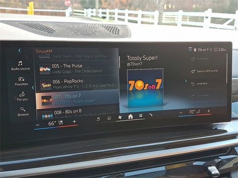 Used 2024 BMW X7 xDrive40i w/ Premium Package image 18