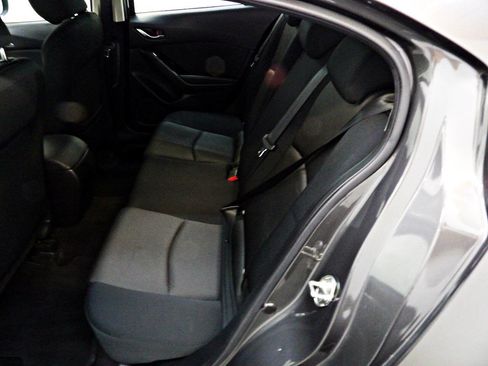 Used 2017 MAZDA MAZDA3 Sport FWD image 10