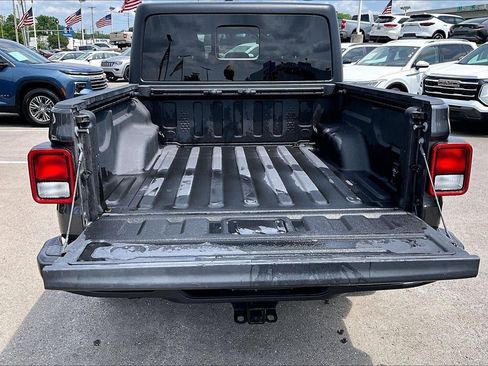 Used 2022 Jeep Gladiator Sport AWD/4WD image 4