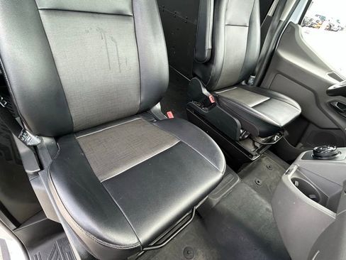Used 2022 Ford E-Transit Medium Roof w/ Load Area Protection Package image 28