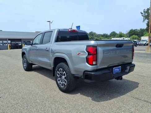 Used 2023 Chevrolet Colorado Z71 w/ Z71 Convenience Package 2 AWD/4WD image 5