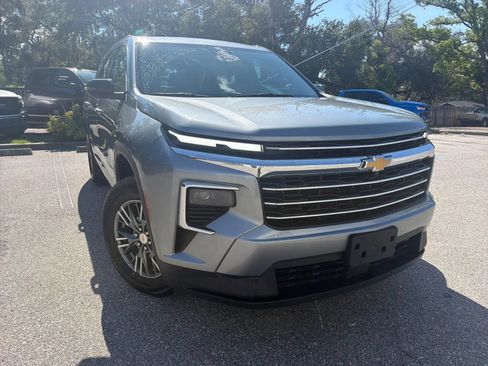 Used 2024 Chevrolet Traverse LT AWD/4WD image 5