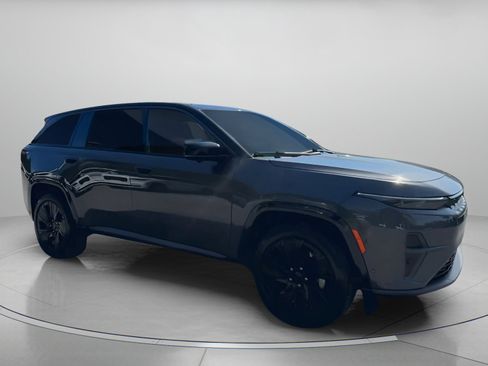 Used 2025 Jeep Wagoneer S Launch Edition image 35