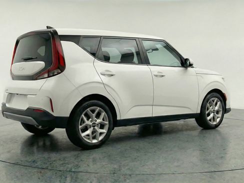 Used 2025 Kia Soul LX w/ LX Technology Package image 9