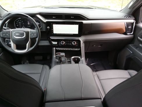 Used 2026 GMC Sierra 1500 Denali AWD/4WD image 18
