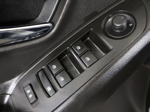 Used 2019 Chevrolet Trax LT w/ LT Convenience Package AWD/4WD image 33