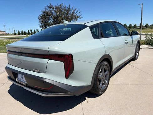Used 2025 Kia K4 FWD image 14