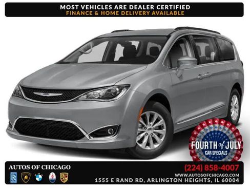 Used 2020 Chrysler Pacifica Touring-L FWD image 1