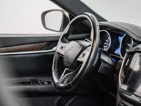 Used 2018 Maserati Ghibli S image 20