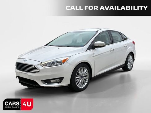 Used 2018 Ford Focus Titanium FWD image 3