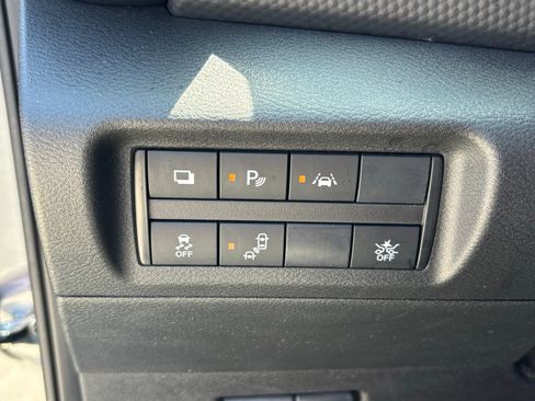 Used 2023 Nissan Kicks S image 11