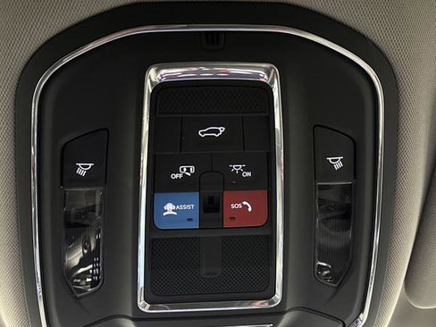 Used 2024 Jeep Wagoneer L Series II w/ Convenience Group I image 26