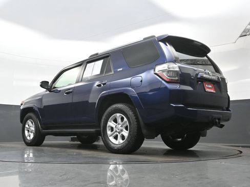 Used 2021 Toyota 4Runner SR5 Premium w/ Moonroof Package AWD/4WD image 34