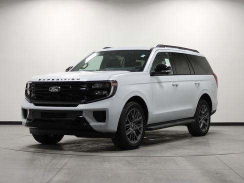 New 2026 Ford Expedition Platinum w/ Stealth Appearance Package image 8