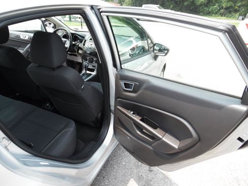 Used 2014 Ford Fiesta SE FWD image 19
