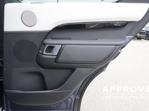 Used 2025 Land Rover Discovery S AWD/4WD image 25