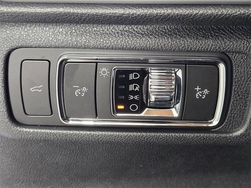 New 2026 Lincoln Corsair Premiere image 17