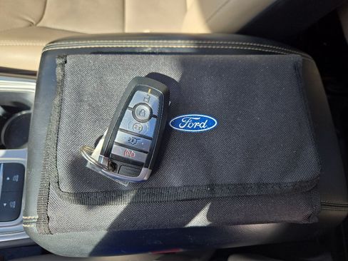 Used 2020 Ford Explorer Limited RWD image 36
