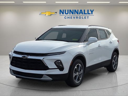 Used 2023 Chevrolet Blazer LT w/ Convenience Package FWD image 1