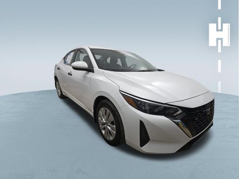 Used 2025 Nissan Sentra S FWD image 1