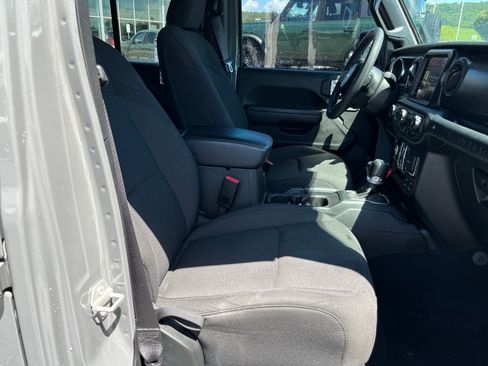 Used 2023 Jeep Wrangler Unlimited w/ Sun & Screen Package AWD/4WD image 3