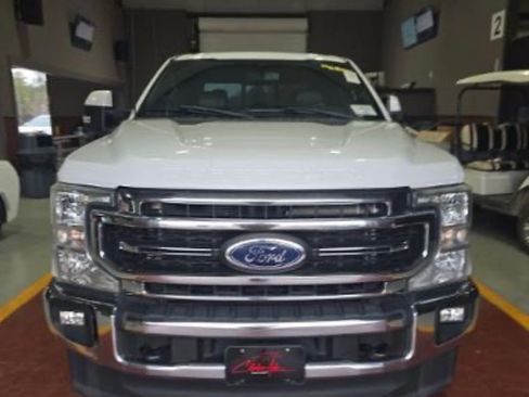Used 2022 Ford F250 Lariat image 3