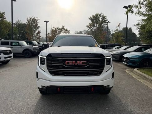 Used 2025 GMC Sierra 1500 AT4 w/ AT4 Premium Package AWD/4WD image 8