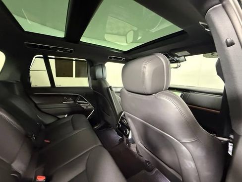 Used 2025 Land Rover Range Rover SE AWD/4WD image 29