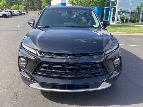 Used 2024 Chevrolet Blazer LT w/ Convenience Package FWD image 4