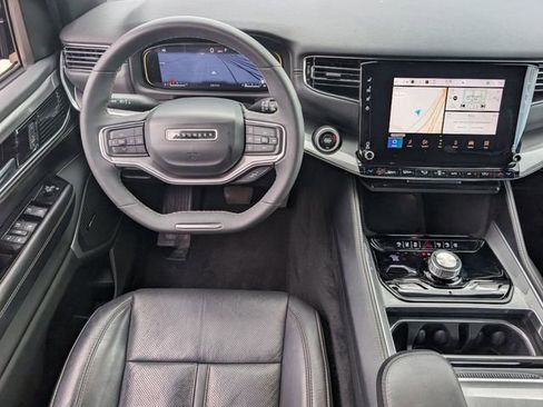 Used 2022 Jeep Wagoneer Series III image 10