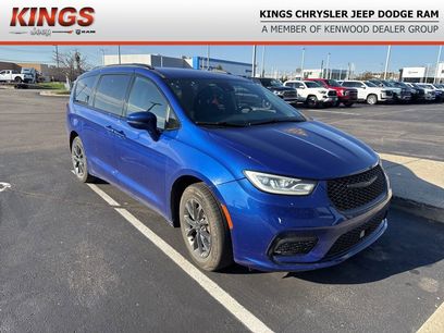 Certified 2021 Chrysler Pacifica Touring w/ S Appearance Package