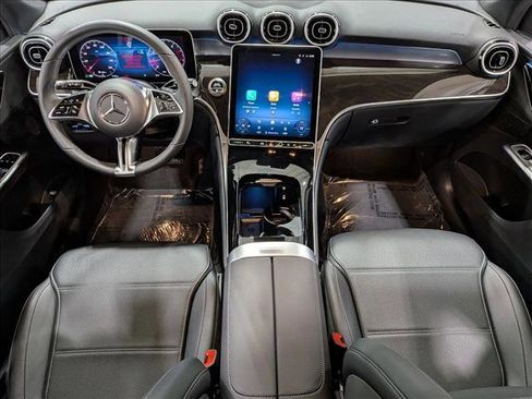 Used 2026 Mercedes-Benz GLC 300 image 17