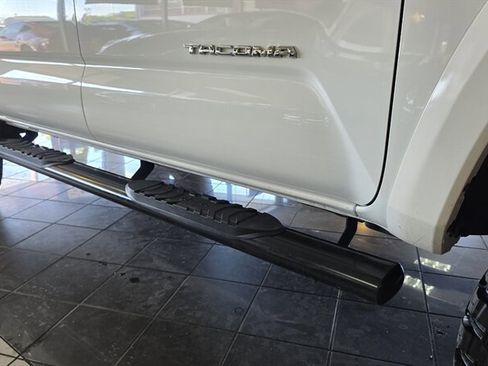 Used 2020 Toyota Tacoma TRD Sport w/ Technology Package AWD/4WD image 36