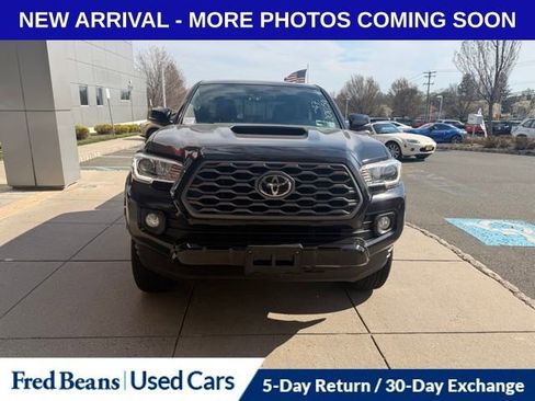 Used 2021 Toyota Tacoma TRD Sport w/ TRD Premium Sport Package image 9