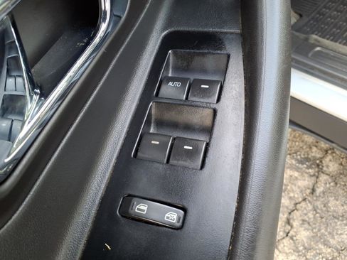 Used 2012 Ford Taurus SEL image 19