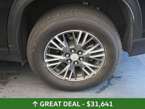 Used 2024 Chevrolet Traverse LT FWD image 15