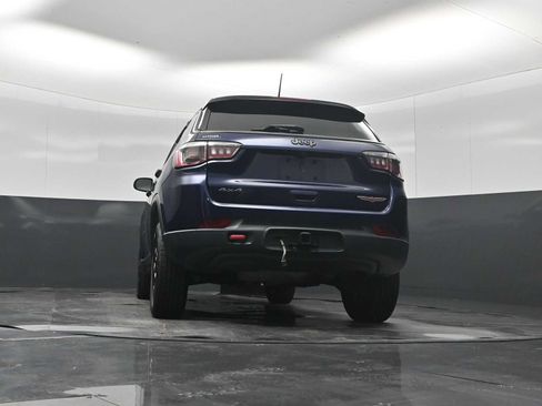 Used 2019 Jeep Compass Trailhawk w/ Popular Equipment Group AWD/4WD image 23