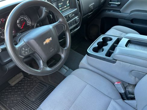 Used 2018 Chevrolet Silverado 1500 Custom w/ Custom Value Package AWD/4WD image 10