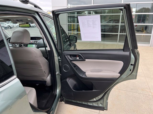 Used 2016 Subaru Forester 2.5i Limited AWD/4WD image 30