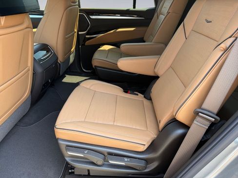 New 2026 Cadillac Escalade Luxury AWD/4WD image 11