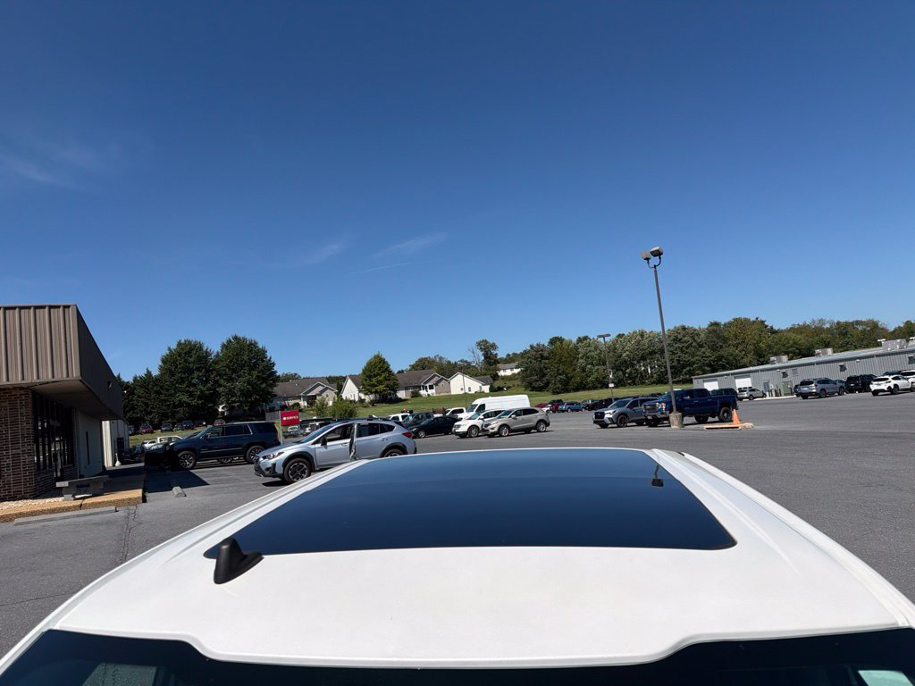 Used 2019 Ford F150 Lariat w/ Equipment Group 502A Luxury AWD/4WD image 9
