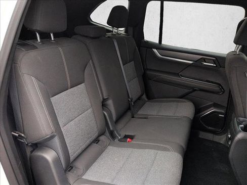 Used 2025 GMC Acadia Elevation image 21